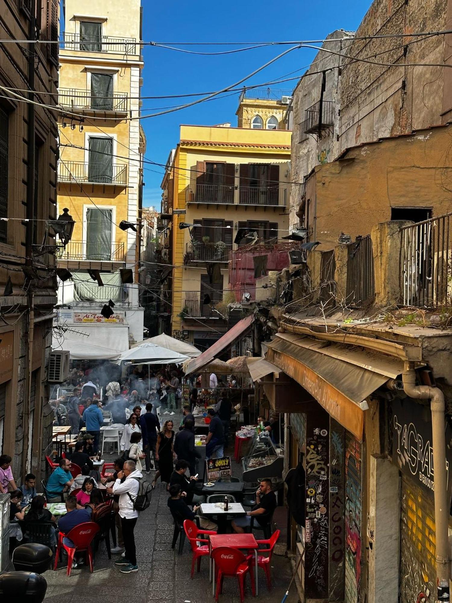 Via Zara Hostel Palermo Bagian luar foto